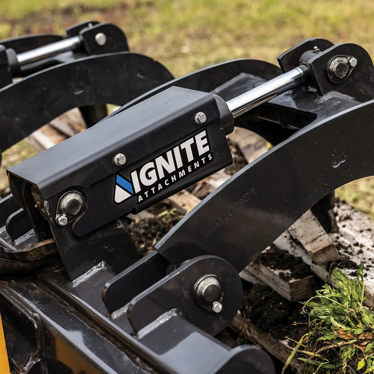 62 Inch Bucket Grapple